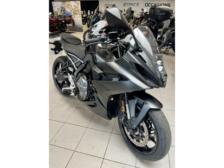 SUZUKI GSX-8R