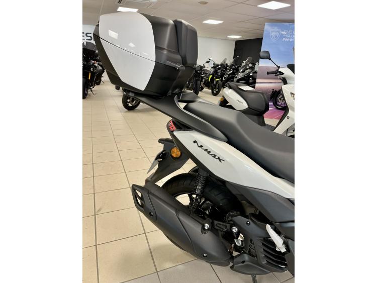 YAMAHA NMAX 125