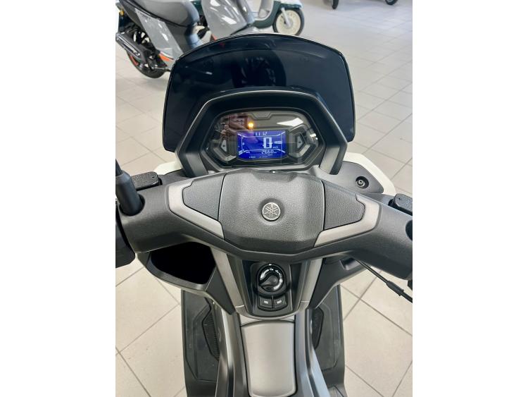 YAMAHA NMAX 125