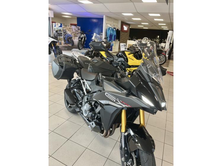 SUZUKI GSX-S 1000 GX (Pack GX+)