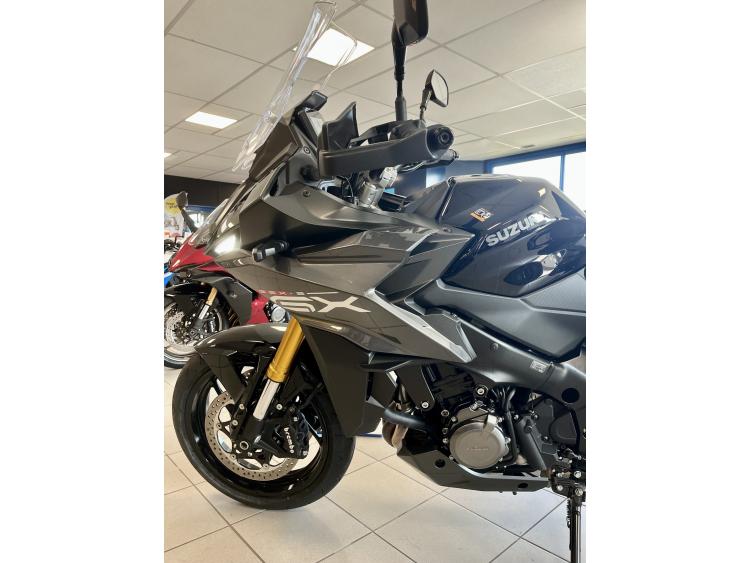 SUZUKI GSX-S 1000 GX (Pack GX+)