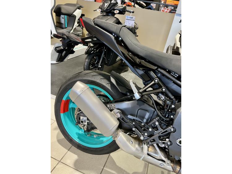 YAMAHA MT-10