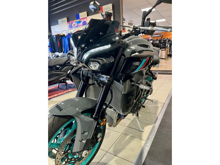 YAMAHA MT-10