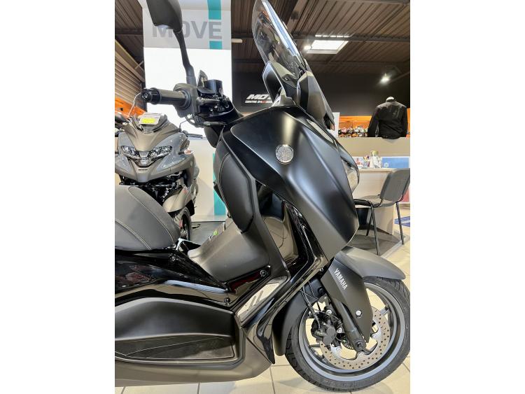 YAMAHA XMAX 300 Tech Max