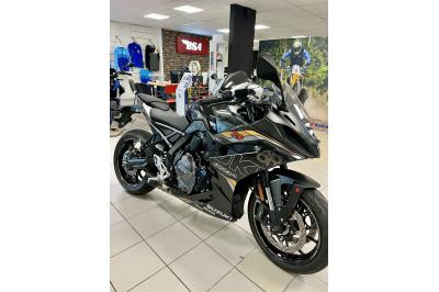SUZUKI GSX-8R