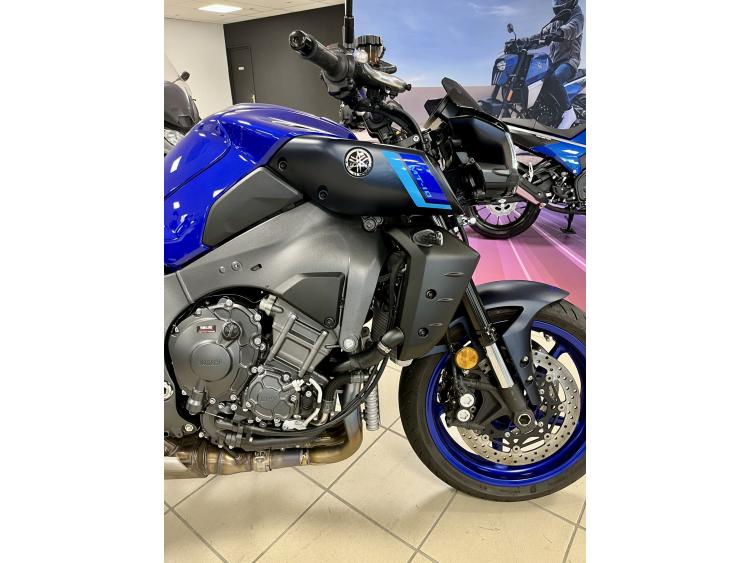 YAMAHA MT-10