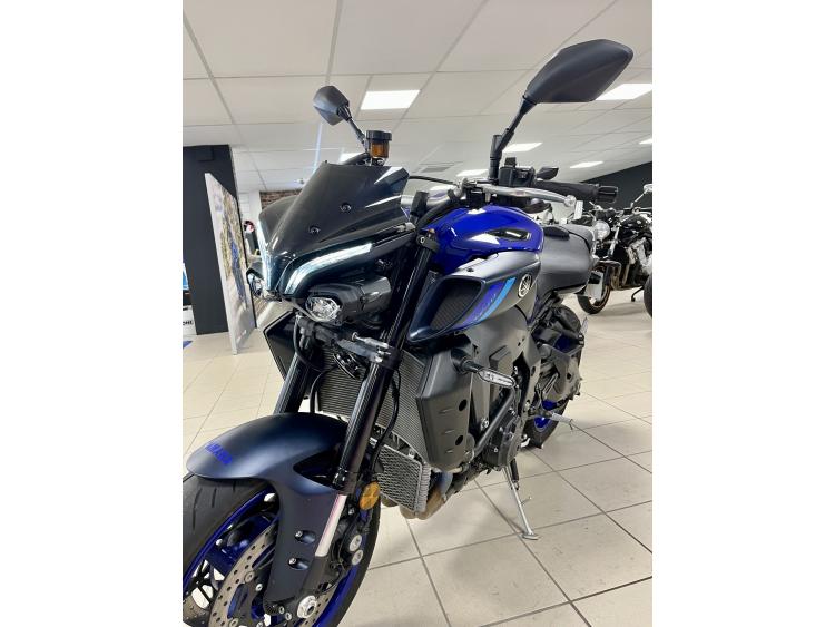 YAMAHA MT-10