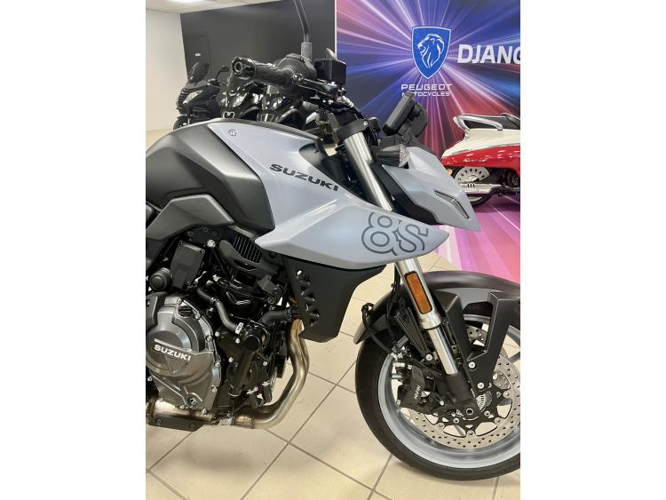 SUZUKI GSX-8S A2
